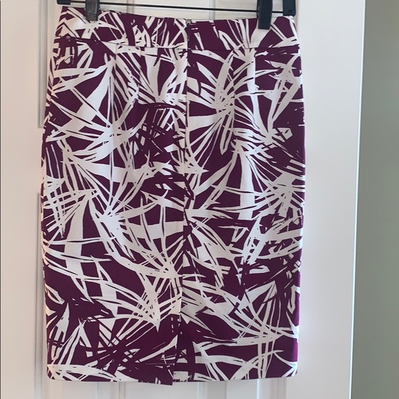 LOFT Pencil Skirt - Picture 2 of 3